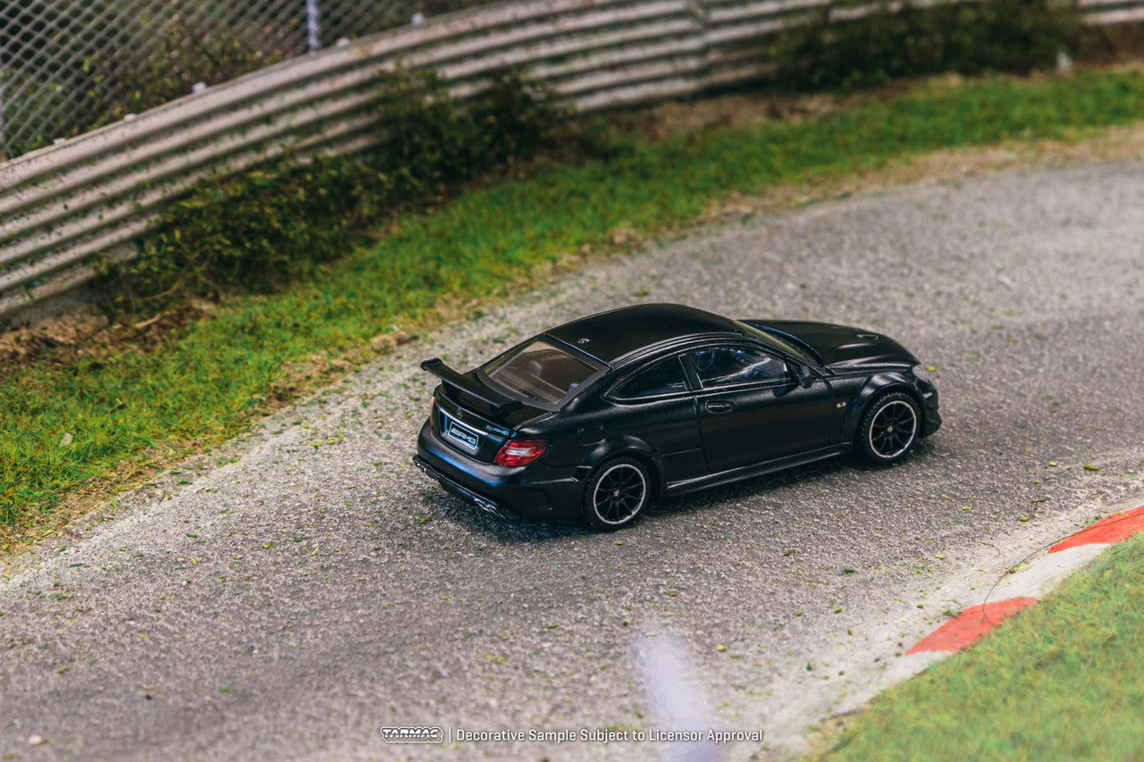 1:64 Tarmac Works Mercedes-Benz C 63 AMG Coupé Black Series Matte Black Limited Edition T64G-009-MB