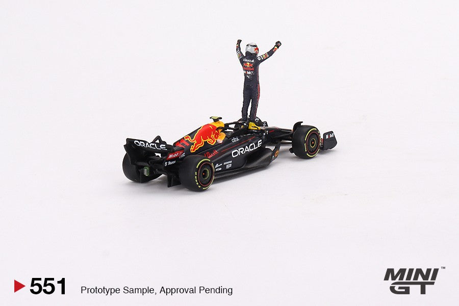 1:64 Mini GT #551 Oracle Red Bull Racing RB18 #11 Sergio Pérez 2022 Monaco Grix Winner Limited Edition MGT00551