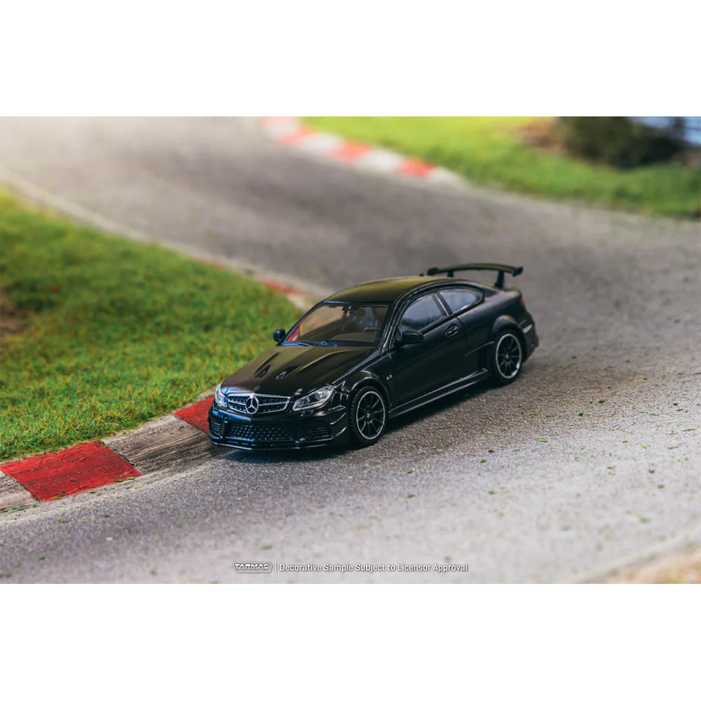 1:64 Tarmac Works Mercedes-Benz C 63 AMG Coupé Black Series Matte Black Limited Edition T64G-009-MB