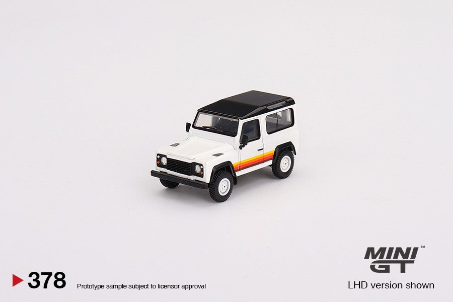 1:64 Mini GT #378 Land Rover Defender 90 Wagon White Limited Edition mgt00378