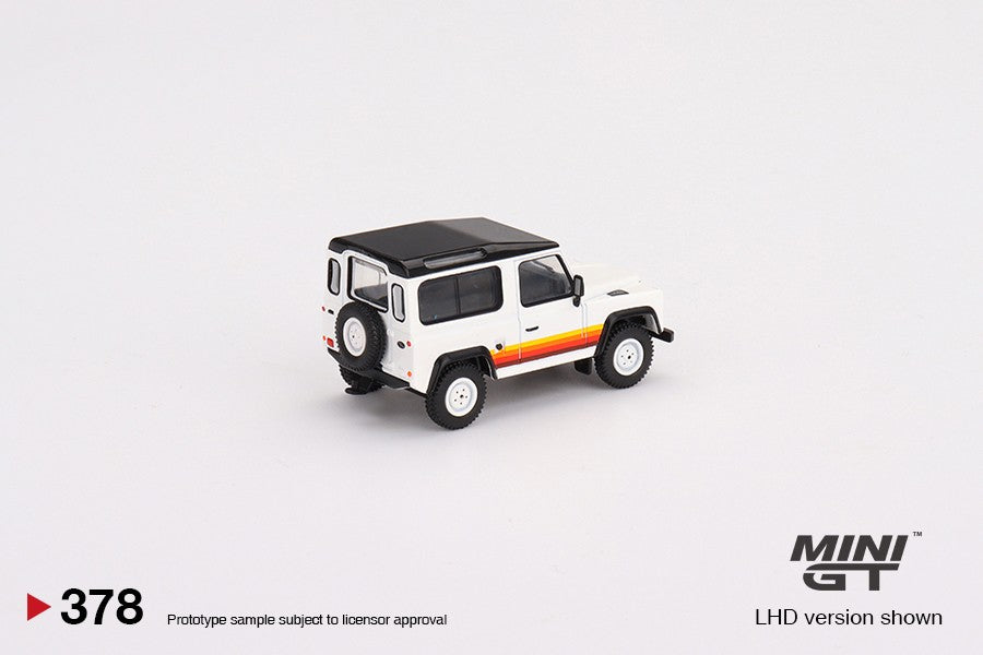 1:64 Mini GT #378 Land Rover Defender 90 Wagon White Limited Edition mgt00378