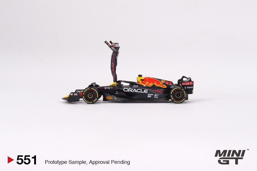 1:64 Mini GT #551 Oracle Red Bull Racing RB18 #11 Sergio Pérez 2022 Monaco Grix Winner Limited Edition MGT00551