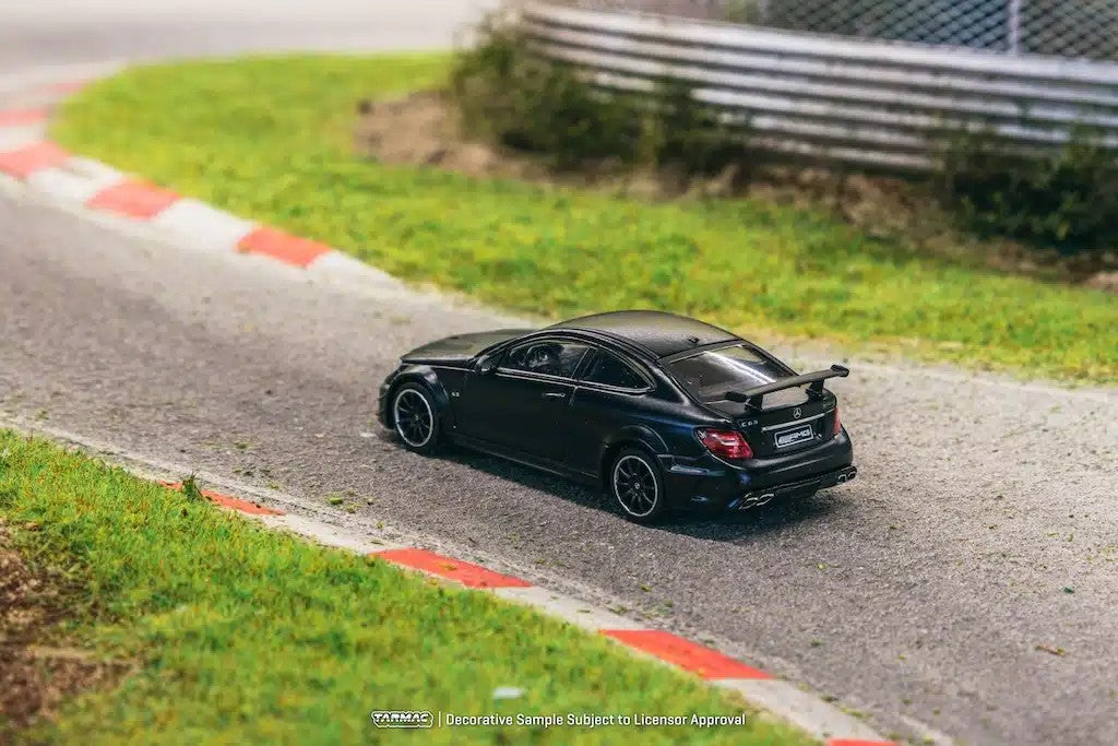 1:64 Tarmac Works Mercedes-Benz C 63 AMG Coupé Black Series Matte Black Limited Edition T64G-009-MB